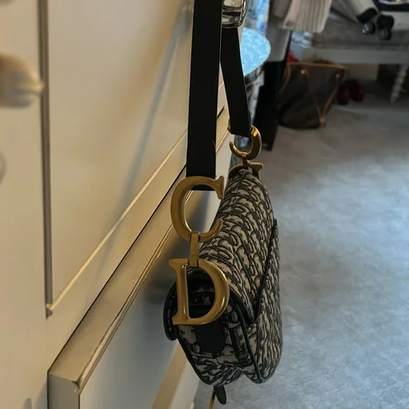 Designer inspired Saddle Bag - Navy with gold hardware - mint condition. - Picture 3 of 4